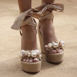 Alameda Turquesa “Sand” espadrille heels with seashell charms size 38.